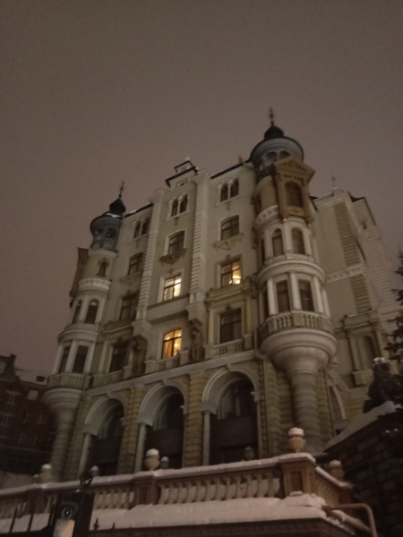 «На всю дорогу — 400 литров топлива». Белорус проехал на кемпере по России и рассказал о впечатлениях