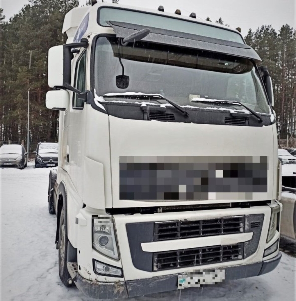 Этот тягач Volvo искали в Европе 9 лет. И вдруг машина выехала из Беларуси в Литву