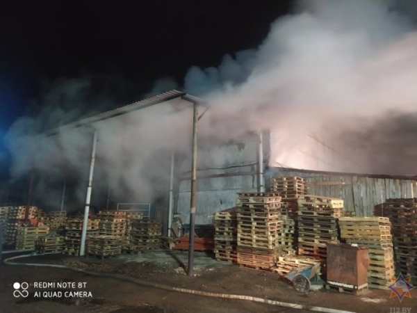 В Бресте горел склад, а в Дрогичине – торговый павильон