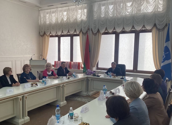 «20 красивых и успешных». В Брестском горисполкоме чествовали женщин