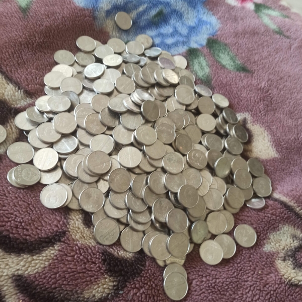 «Собрал монетами 4000 рублей». Белорусы показывают свои копилки