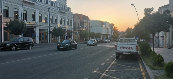 «Вдоль дороги — венки и памятники». Белорус в одиночку отправился в горы Грузии, где даже страховка не действует