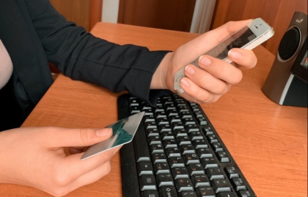 «Цветочные мошенники» обманули жительницу Бреста