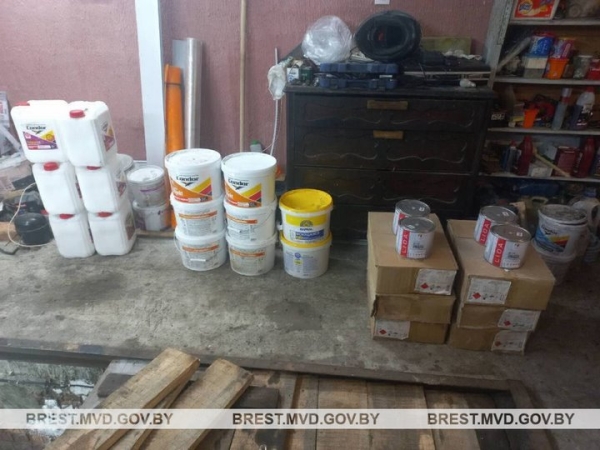 Домой к жителю Брестской области пришли оперативники ОБЭП. Что нашли