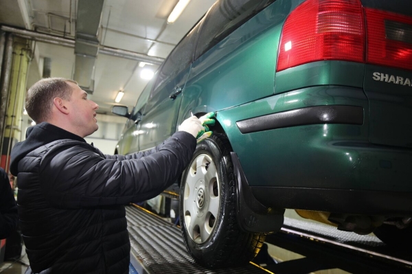 «Если отвезти машину на детейлинг, будет совсем лялечка!» Белорус о VW Sharan, который 13 лет находится в одних руках