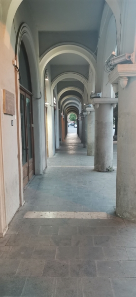 «Вдоль дороги — венки и памятники». Белорус в одиночку отправился в горы Грузии, где даже страховка не действует