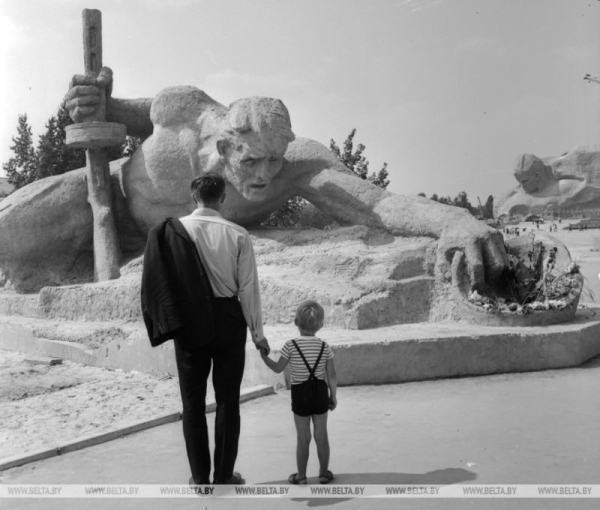 Мемориал «Брестская крепость-герой» в фотоархиве